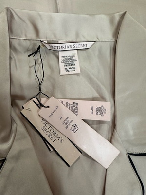 Victorias Secret Satin Short Pajamas size XL new, short-sleeved