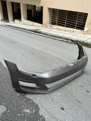 Golf mk7 bumper used with stone damage on left side
