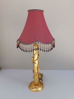 Φωτιστικό επιτραπέζιο με μπρούντζινη επίχρυση βάση και σύγχρονο πανίνο καπέλο vintage