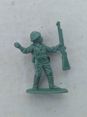 Japanese Infantry Plastic Soldier used, scale 1/32, height 4.7 cm