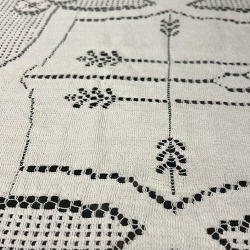 Machine Knitted Tablecloth like new 1.60x2.15 cm