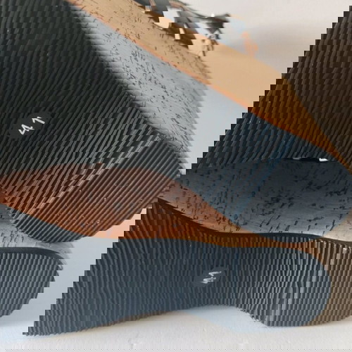 Πέδιλα πλατφόρμες νούμερο 41 σαν καινούργια, μαύρα με φελλό