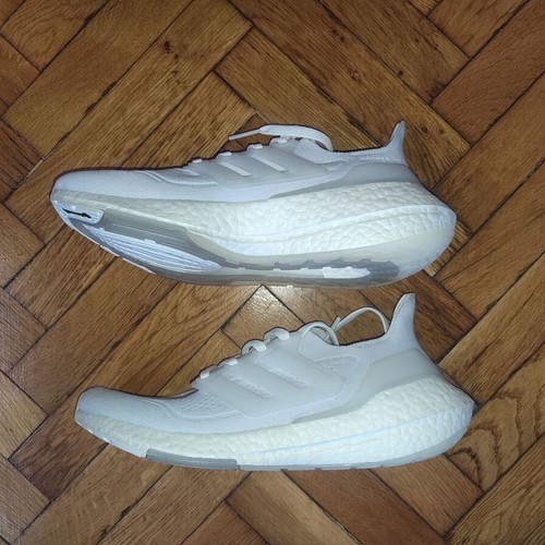 Adidas Ultraboost 22 sports shoes like new, white