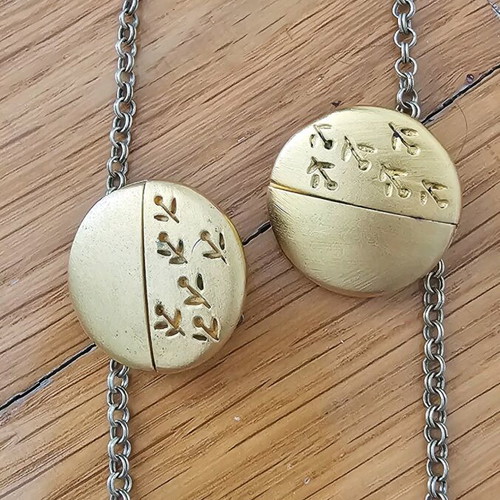 Vintage necklace and earrings used, branded Duri and Monet