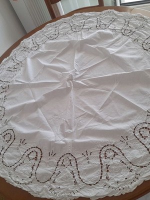 Tablecloth, diameter 1.10 m