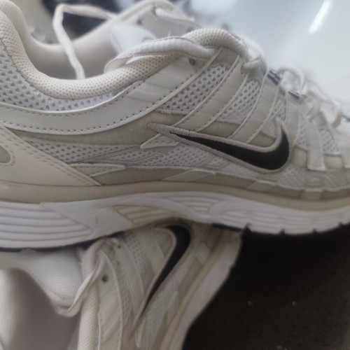 P-6000 Nike shoes size 40 like new