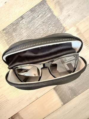 Vogue Eyewear x Gigi Hadid Cat-Eye Sunglasses VO5211S
