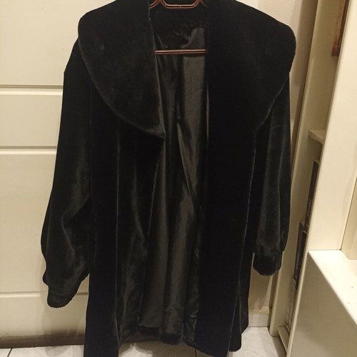 Synthetic fur coat like new, size XXL 44, black