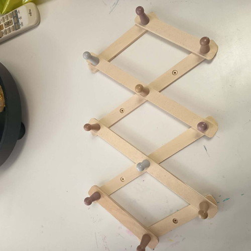 Children's expandable wall hanger like new