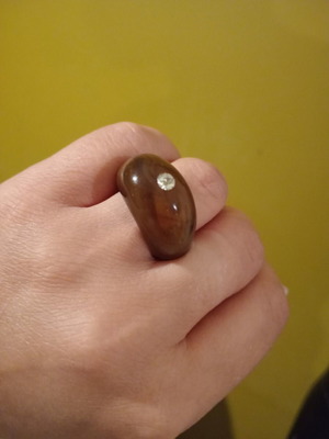Vintage '90s plastic ring size 18, brown with clear crystal, new