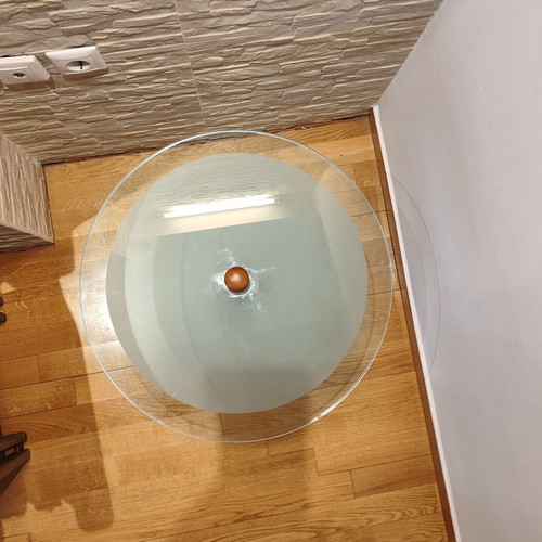 Round side table with two glass surfaces
