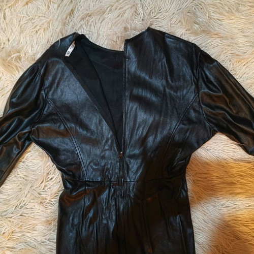 Zara dress with leather texture black like new, size XL