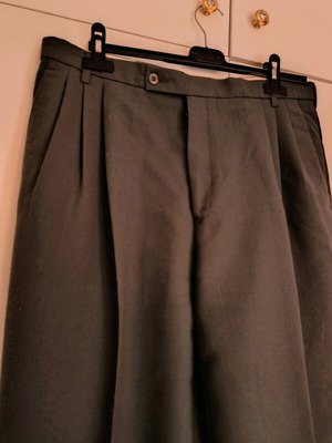 Character gray fabric pants like new, size 46