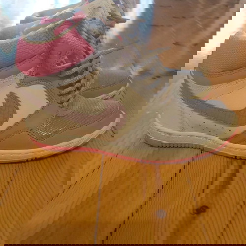 Nike αθλητικά παπούτσια μεταχειρισμένα, νούμερο 38,5, με υπερυψωμένο πάτο