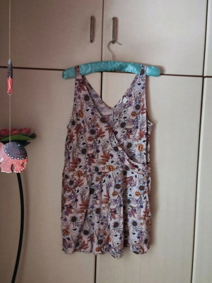 Ολόσωμη φόρμα H&M σαν καινούργια, μέγεθος Medium, ροζ, με κρουαζέ ντεκολτέ