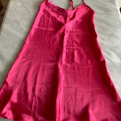 Lingerie fuchsia satin like new, size S