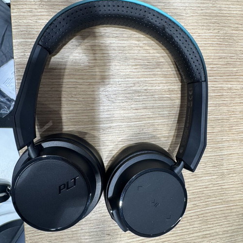 Plantronics Bluetooth headphones new, wireless
