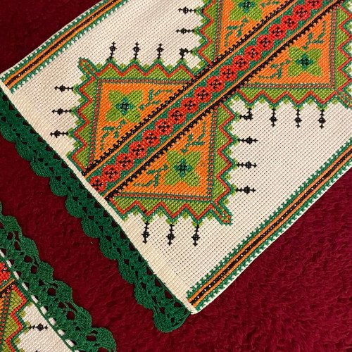 Handmade embroidery new, set of 2 pieces 50x30