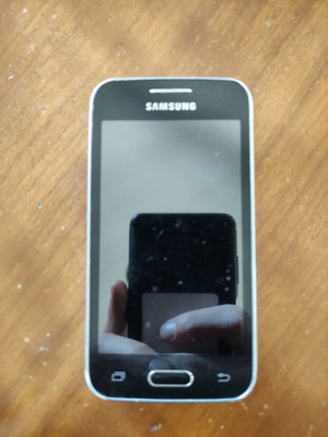 Samsung G318H used with broken screen, ideal for collectors