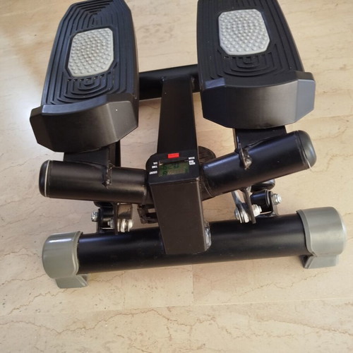 Mini Stepper with resistance bands and jump rope, like new