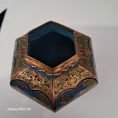 Polygonal cloisonné vase with lid