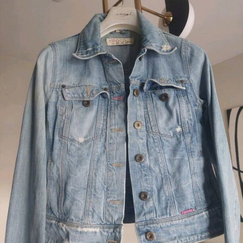 BSB denim jacket size M like new, fitted cut, blue