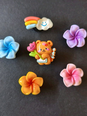 Crocs charms set with bear and Easter flowers like new, pink multicolor