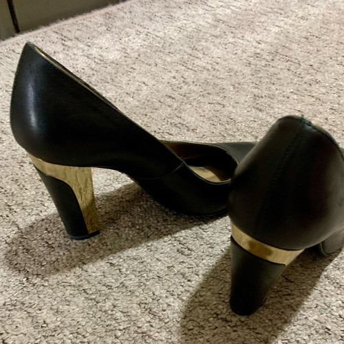 Migato leather casual pumps like new, black and gold