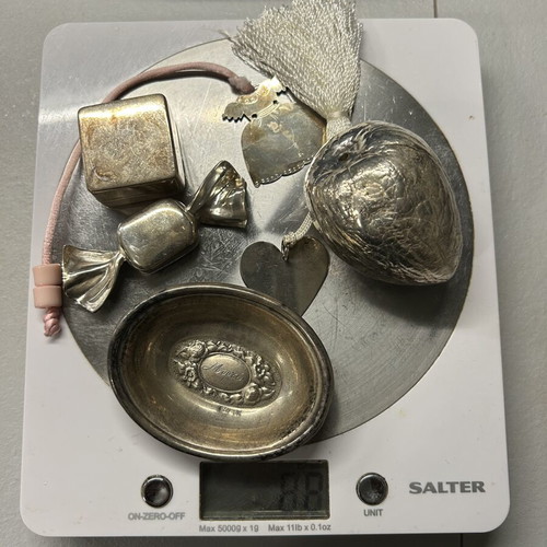 Set of 5 small 925 silver items and 1 silver walnut, 88g total