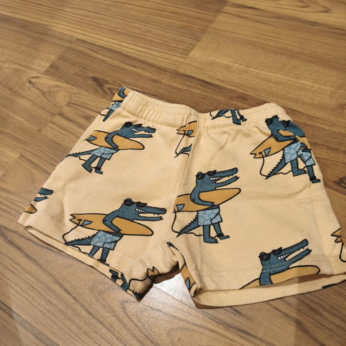 Zara Kids shorts size 104, like new, orange with crocodile print