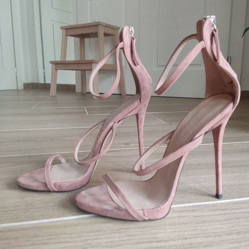 Giuseppe Zanotti sandals size 38 like new, beige pink