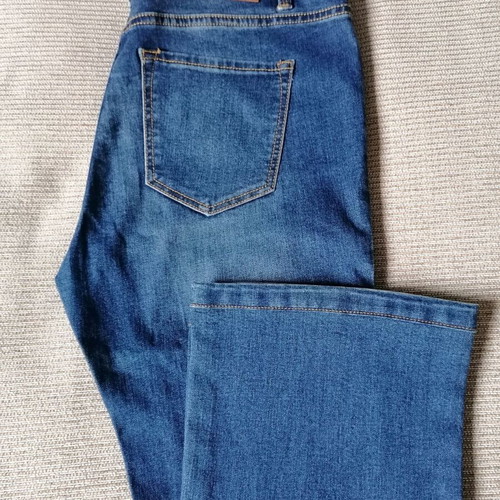 Incity women's bootcut jeans W30 like new, blue