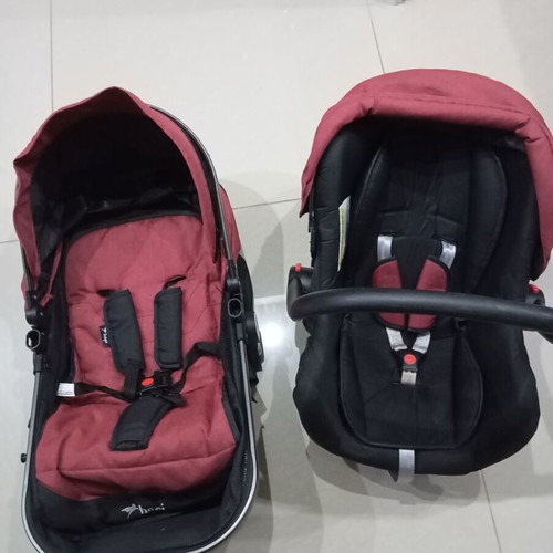3 in 1 Baby Stroller like new with car seat and accessories