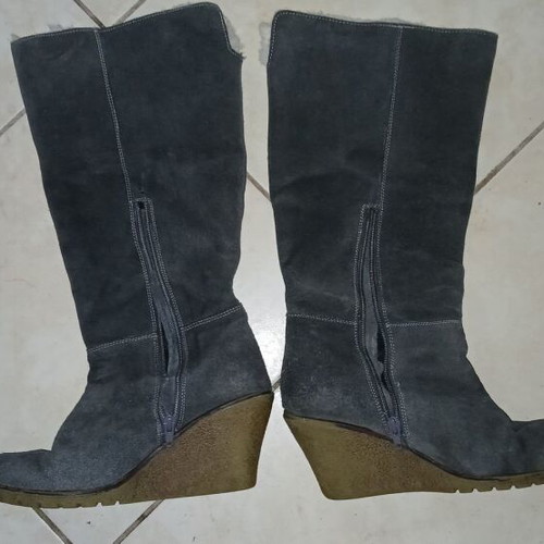 Castor boots used with ester lining and fur
