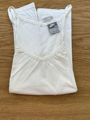 Nike T-shirt like new, off-white color, XS size