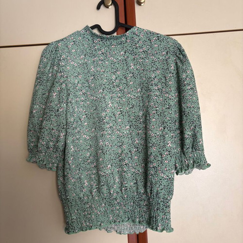 Green short-sleeve top Small like new Cotton Club