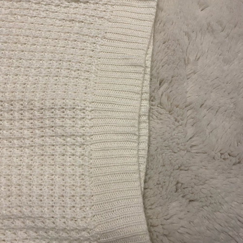 Forever 21 knitted sweater size M used, white with V-neck and back opening