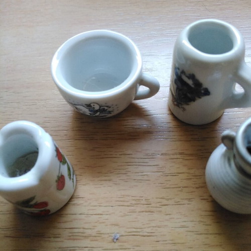 Vintage porcelain miniature set like new, suitable for dollhouse