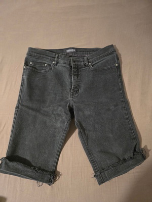 Black men's jean bermuda shorts used, waist size 44cm