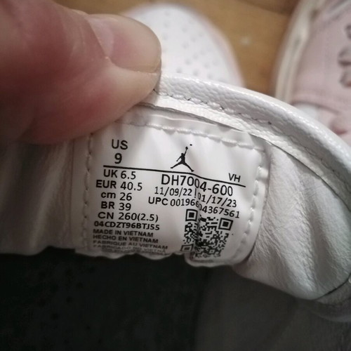 Nike Air leather women's shoes size 40.5 like new, white with pink-gray details
