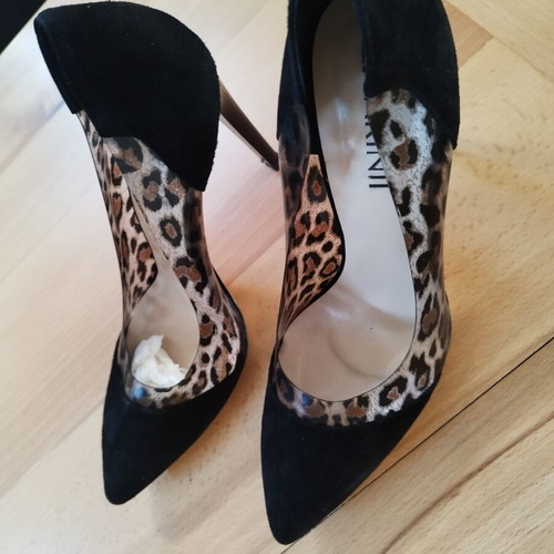 Carinii Leopard Print Heels size 40 like new with box