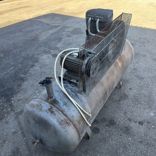 Toros air compressor 500lt 7.5 hp used