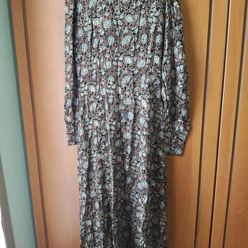Attrativo long floral dress new, size large, black