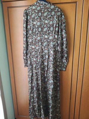 Attrativo μακρύ φλοράλ φόρεμα ολοκαίνουριο, μέγεθος large