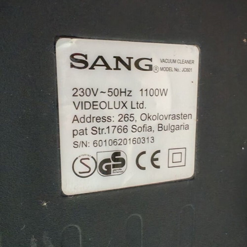 Sang JC601 vacuum cleaner used with Xavax brush