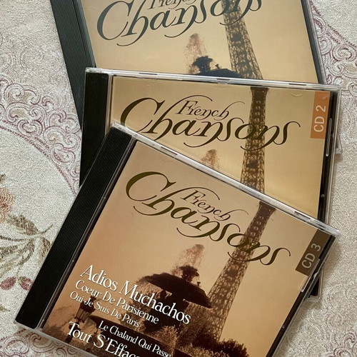French Chansons 3 CD box set like new, 1998