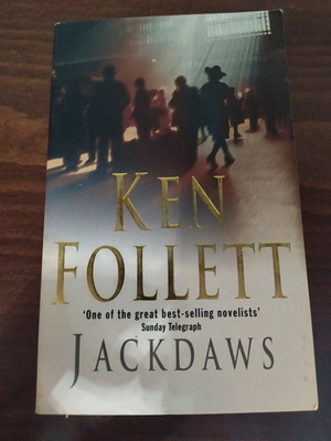 Jackdaws by Ken Follett used book in Greek