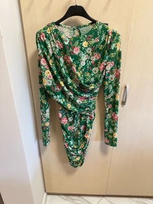 Floral dress new, one size, with slit and gathers