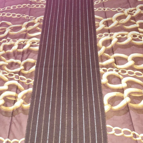 Brown scarf used in excellent condition
