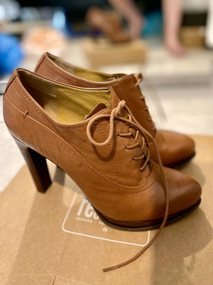 Nine West ankle boots size 40 like new, brown
